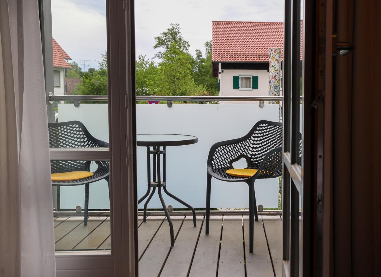 Sopherl Am See - Fruehstueck Auf Der Seeterrasse, Sehr Ruhig Und Wunderschoen Am See, 3 Minuten Nach Oberpfaffenhofen, Viele Radtouren, Restaurants & Cafes In Der Umgebung Weßling Dış mekan fotoğraf