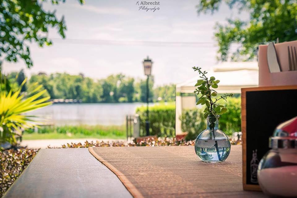 Sopherl Am See - Fruehstueck Auf Der Seeterrasse, Sehr Ruhig Und Wunderschoen Am See, 3 Minuten Nach Oberpfaffenhofen, Viele Radtouren, Restaurants & Cafes In Der Umgebung Weßling Dış mekan fotoğraf