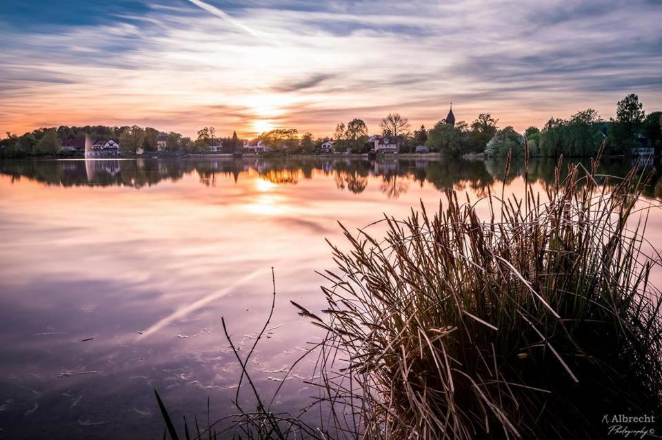 Sopherl Am See - Fruehstueck Auf Der Seeterrasse, Sehr Ruhig Und Wunderschoen Am See, 3 Minuten Nach Oberpfaffenhofen, Viele Radtouren, Restaurants & Cafes In Der Umgebung Weßling Dış mekan fotoğraf